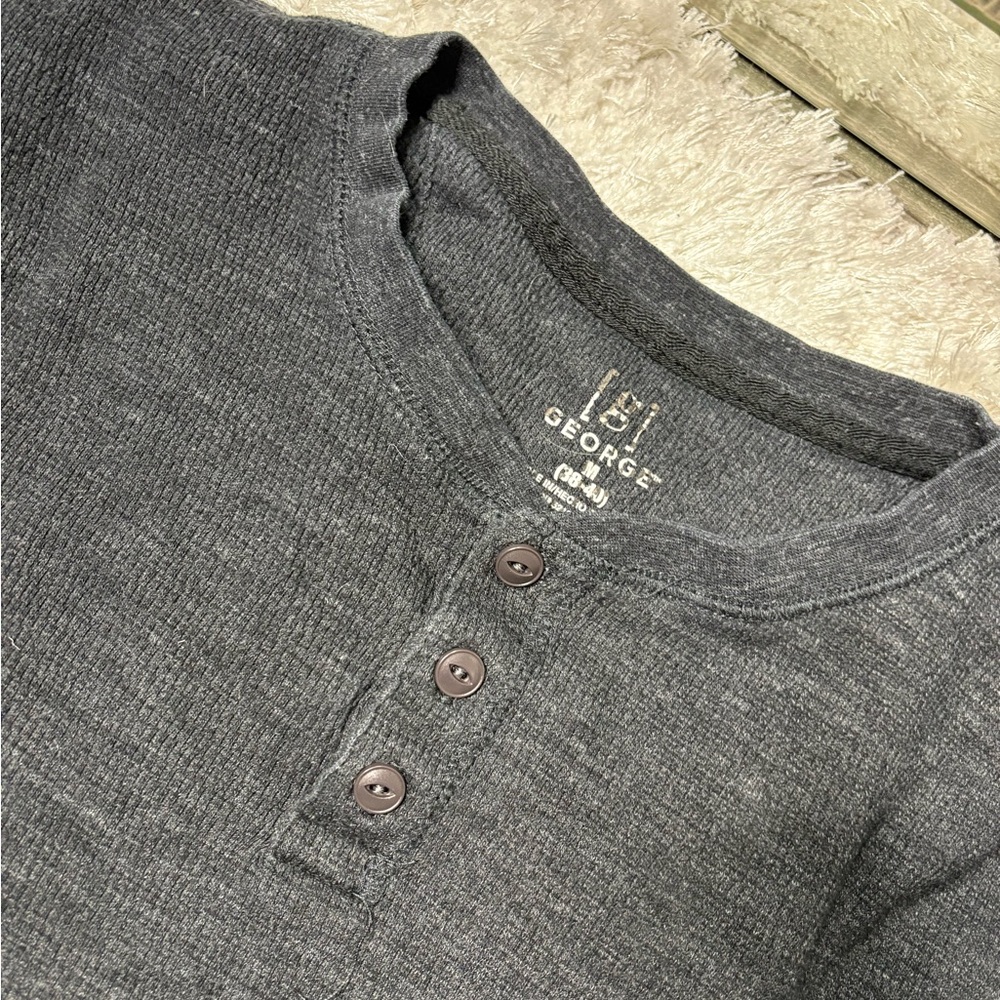 Long Sleeve - Picture 3 of 4